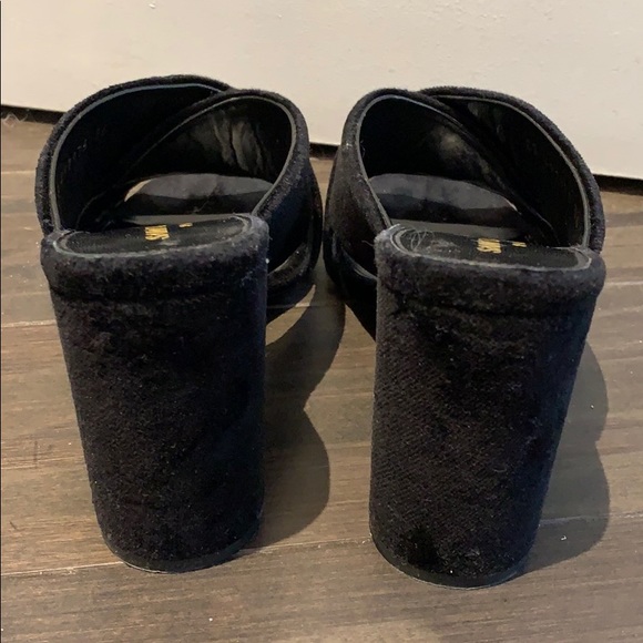 YSL Sandals - Picture 4 of 7